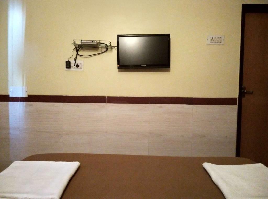 Girija Payyade Hotel Kalyān Buitenkant foto