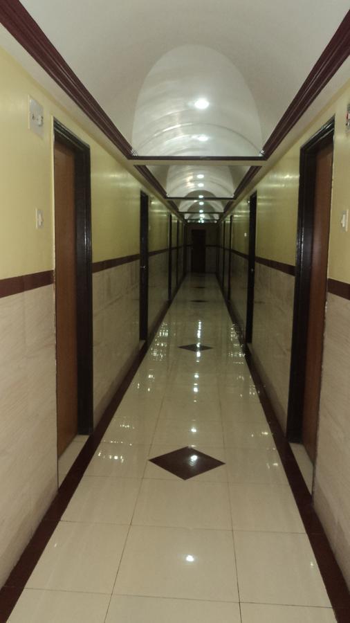 Girija Payyade Hotel Kalyān Buitenkant foto