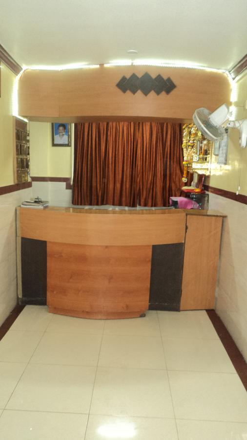 Girija Payyade Hotel Kalyān Buitenkant foto