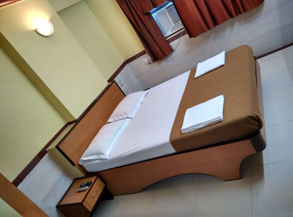 Girija Payyade Hotel Kalyān Buitenkant foto