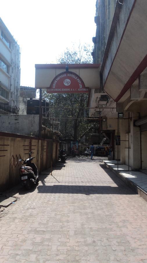 Girija Payyade Hotel Kalyān Buitenkant foto